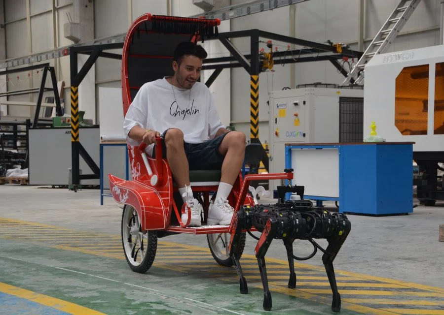 4 Ayaklı Robotumuz Arat Enes BATUR İle Buluştu!